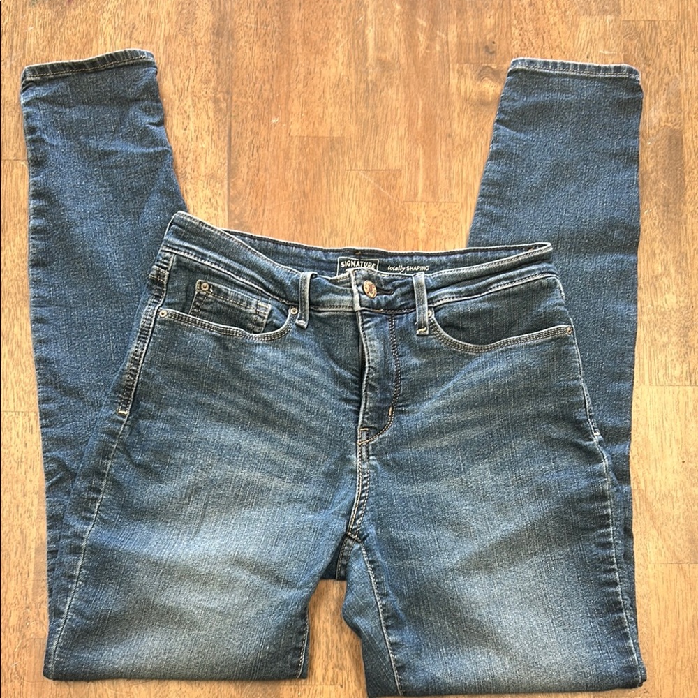 Signature Levi Strauss Gold Jeans